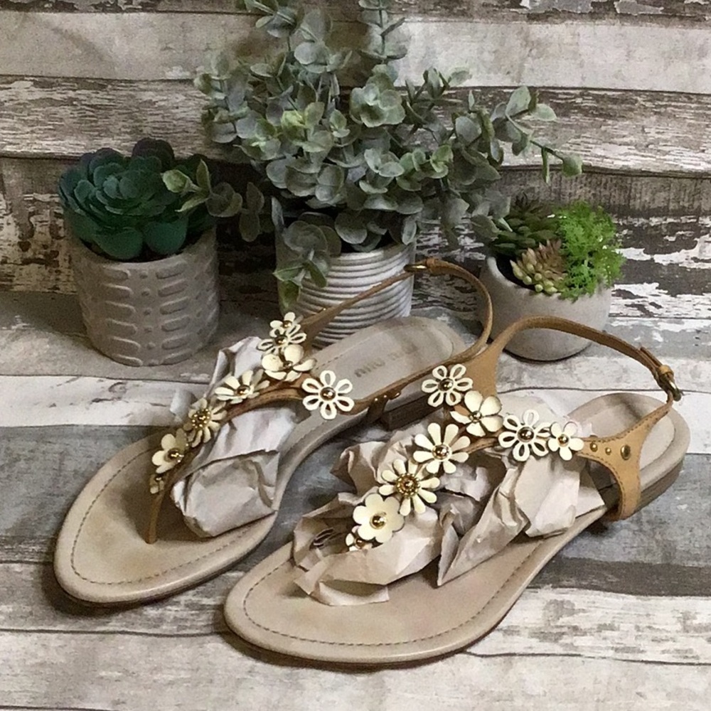 Miu Miu Tan Floral Accent Sandals Sz 39 1/2